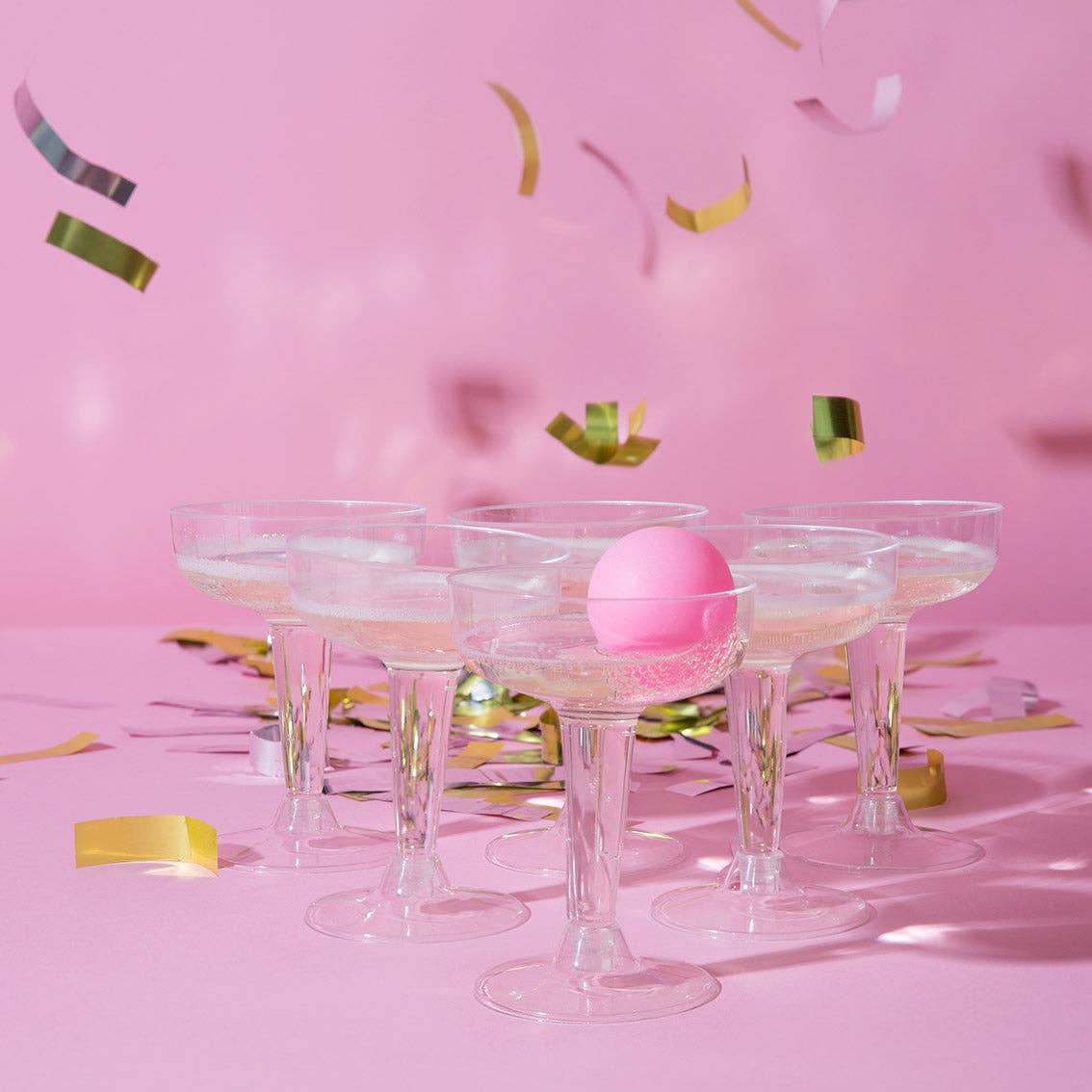 Prosecco Pong drikkespill med plastglass og rosa baller til utdrikningslag – bilde 4