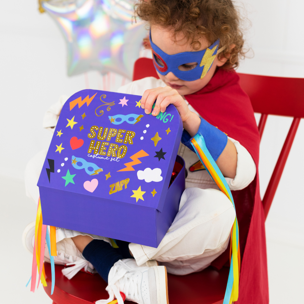 Superheltkostyme i Koffert