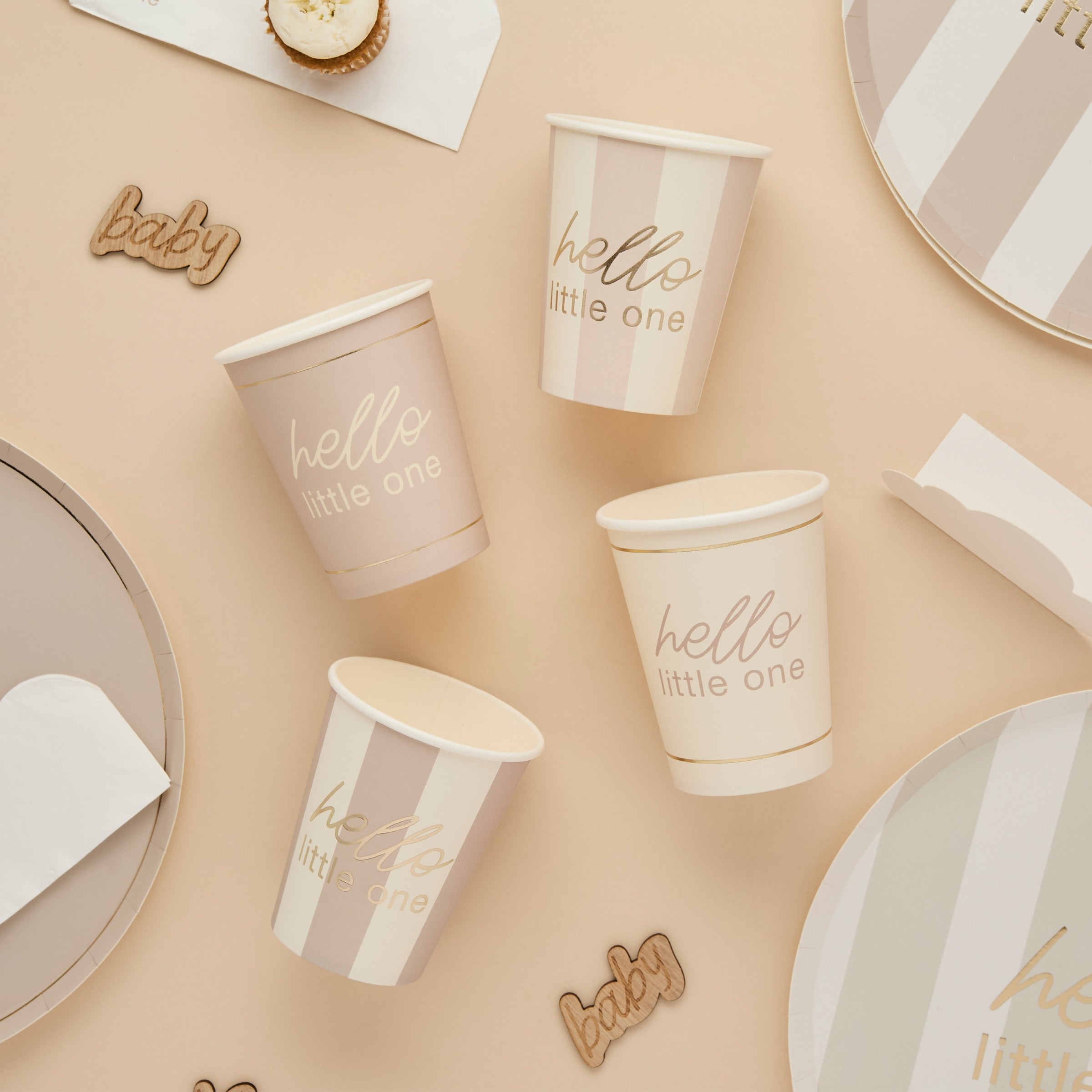 Papkopper Baby Shower Nøytral – 8 pk – stemningsbilde fra fest
