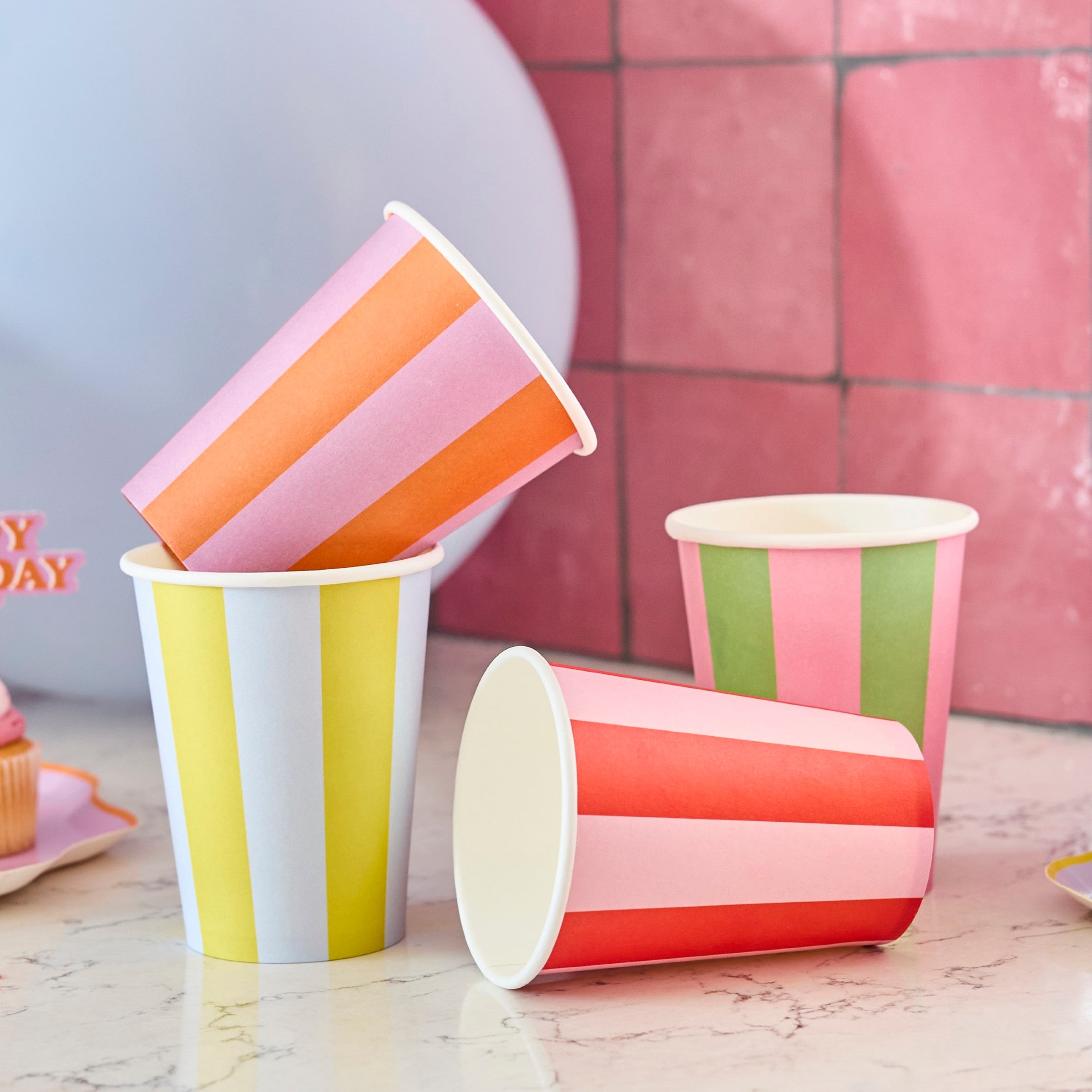 Papkopper Fargerik – 8 pk – stemningsbilde fra fest
