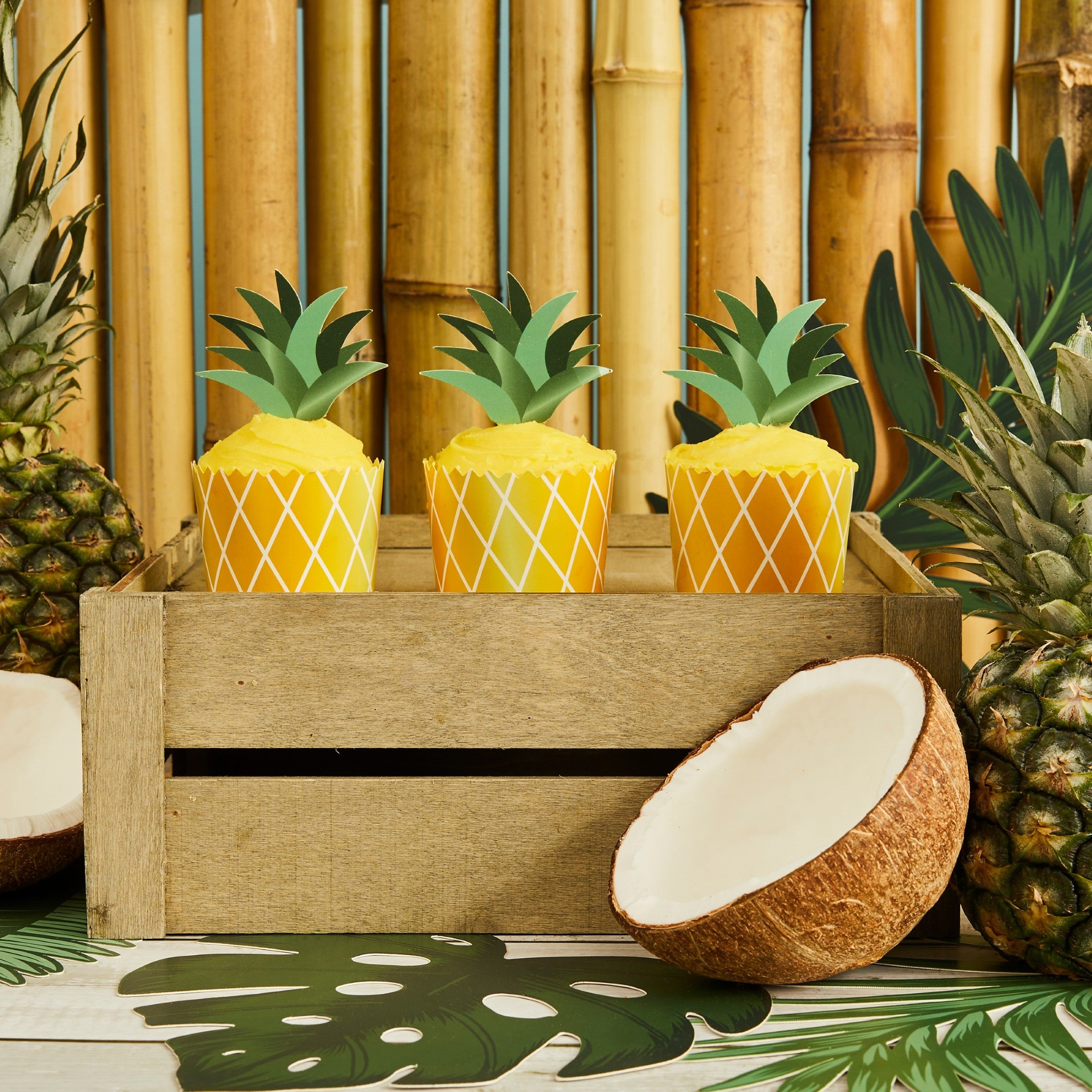 Pyntepinner og Minibegre Ananas – 10 sett – brukt i festdekorasjon