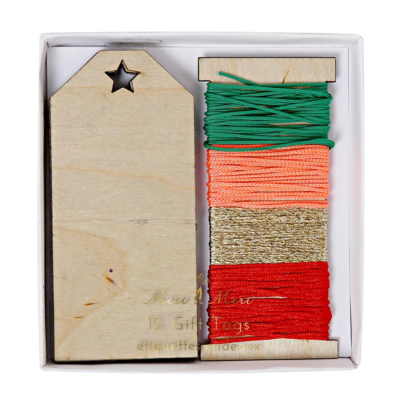 Til/Fra-lapper Trebrikker og dekorbånd