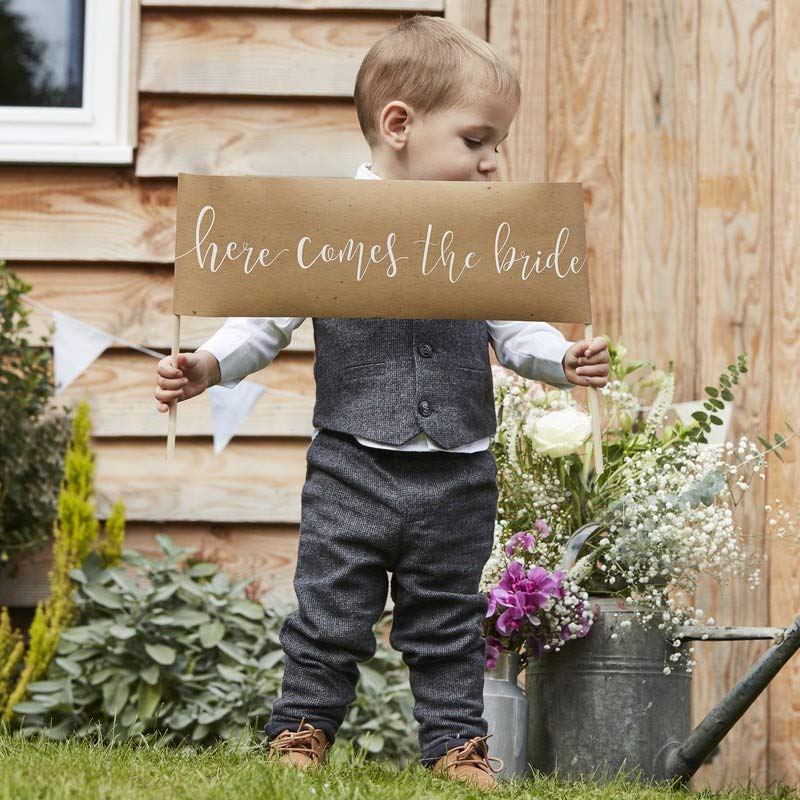 Kraftpapir Skilt "Here Comes The Bride"