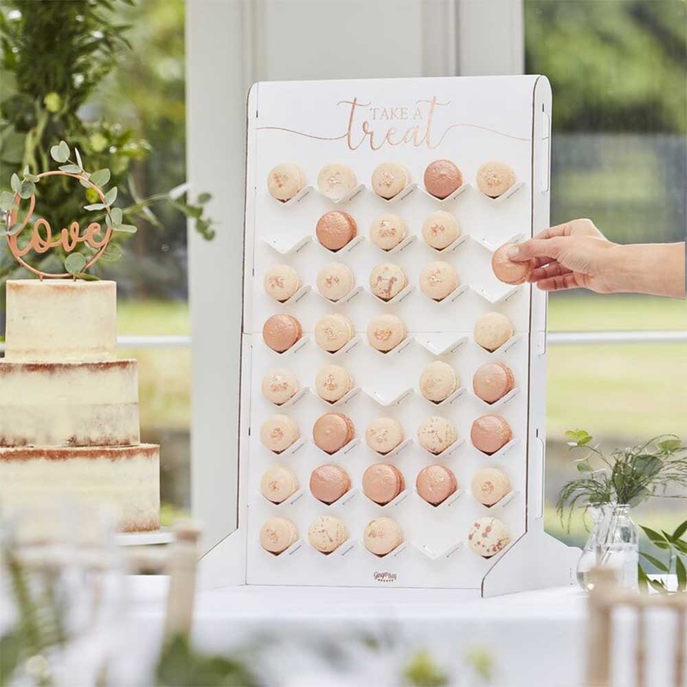 Botanical Wedding Makroner Vegg Stativ 'Take a Treat'
