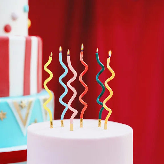 Kakelys Krøllete Regnbue 14cm - 12stk