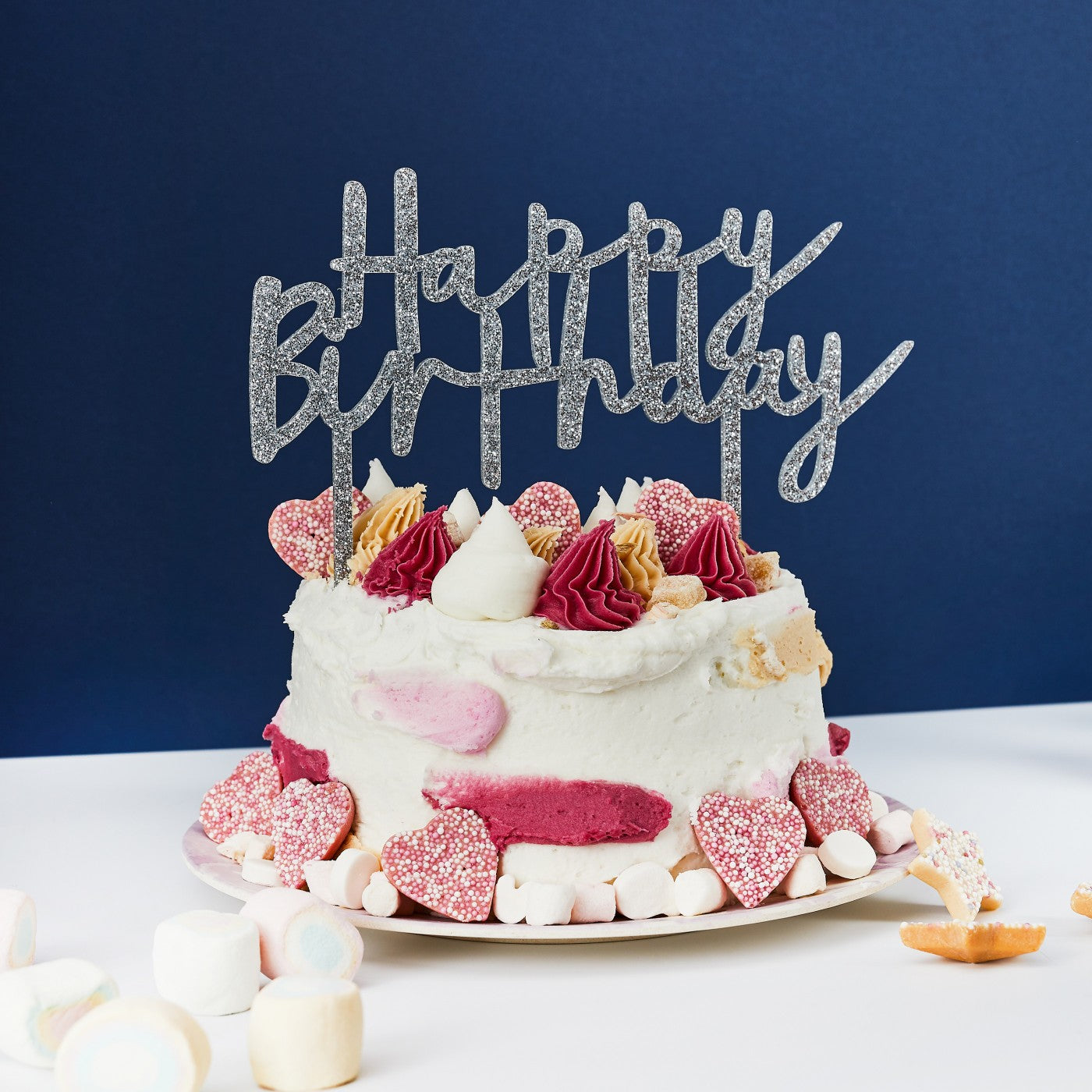 Kakepynt «Happy Birthday» Sølv – brukt i festdekorasjon