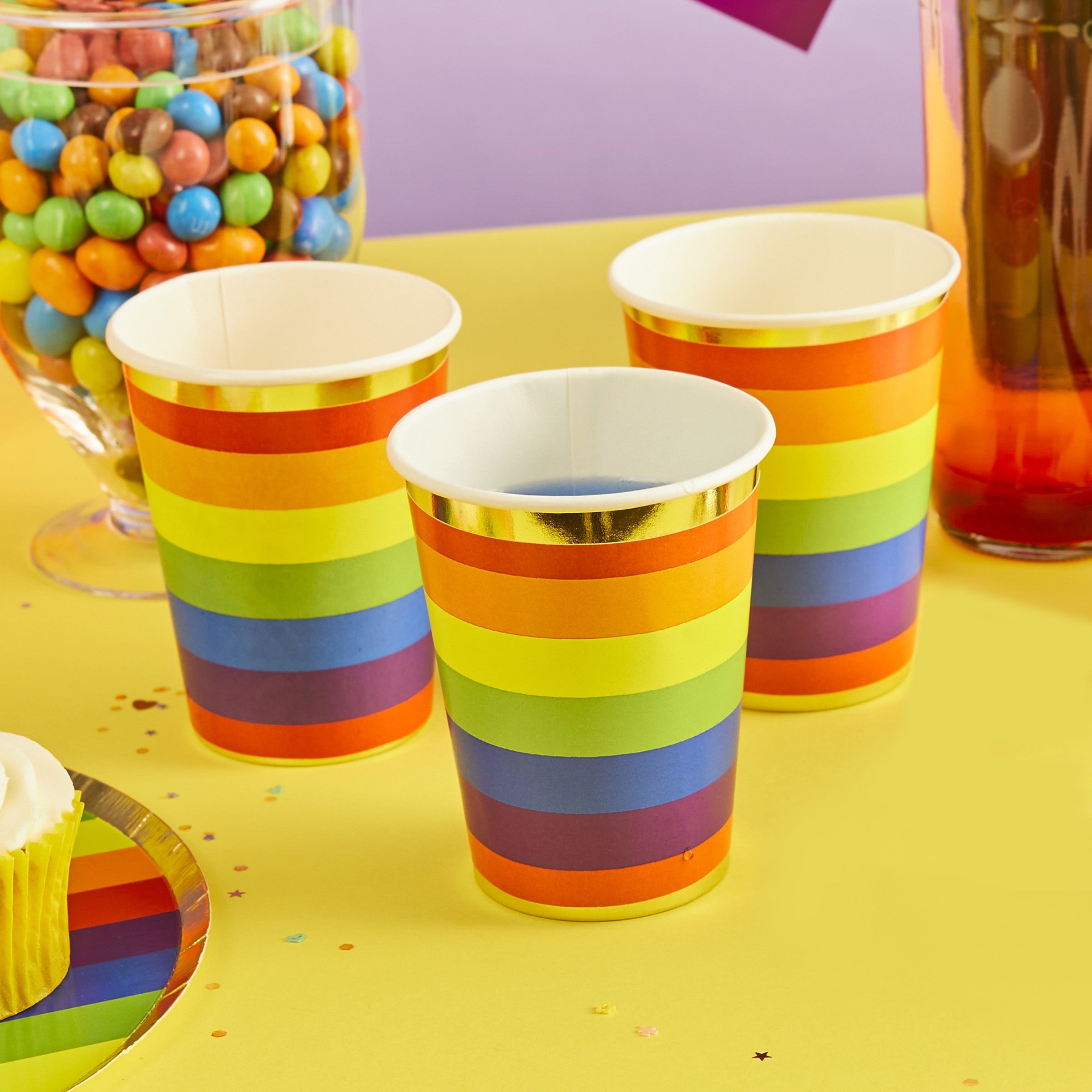 Papkopper Regnbue – 8 pk – stemningsbilde fra fest