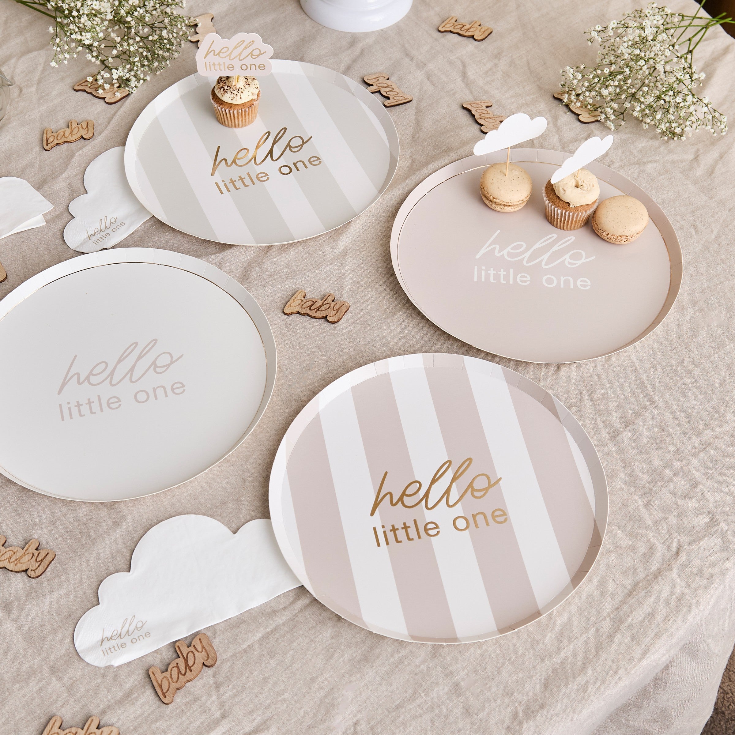 Papptallerkener Baby Shower Nøytral – 8 pk – brukt i festdekorasjon