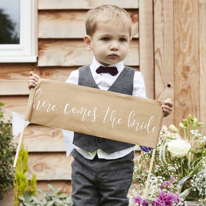 Kraftpapir Skilt "Here Comes The Bride"