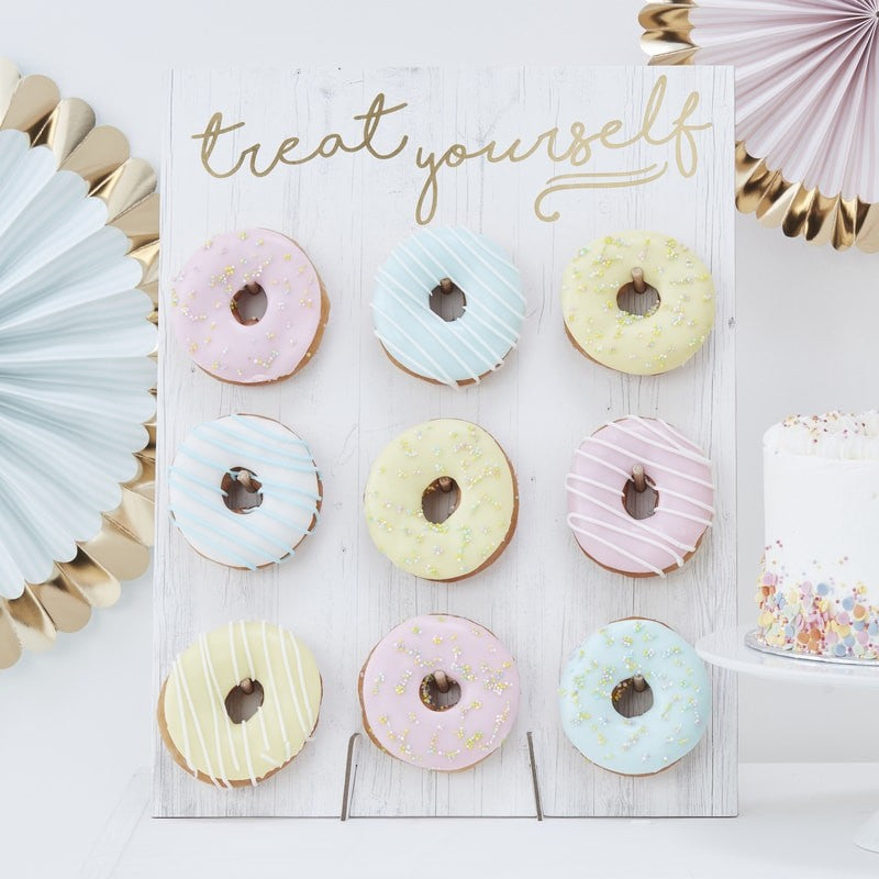 Donutvegg "Treat Yourself"