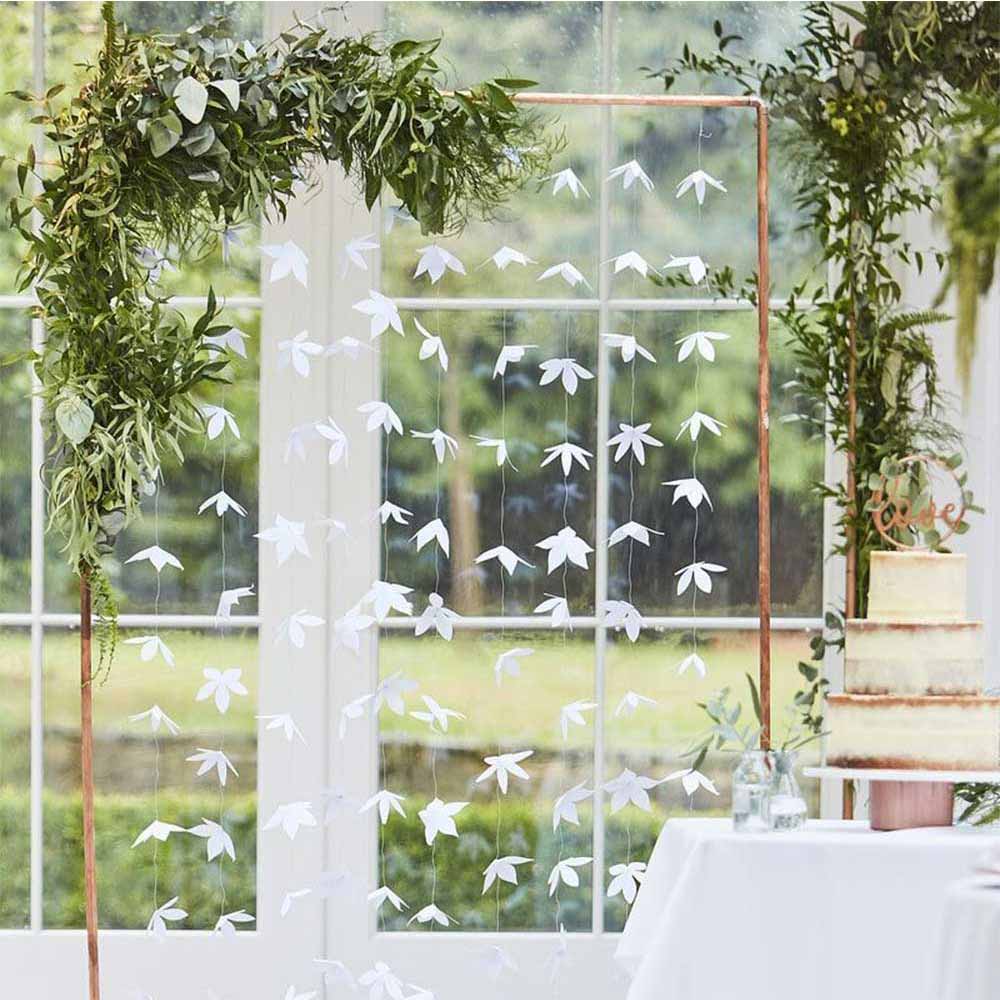 Botanical Wedding Hvite Origami Blomster Backdrop