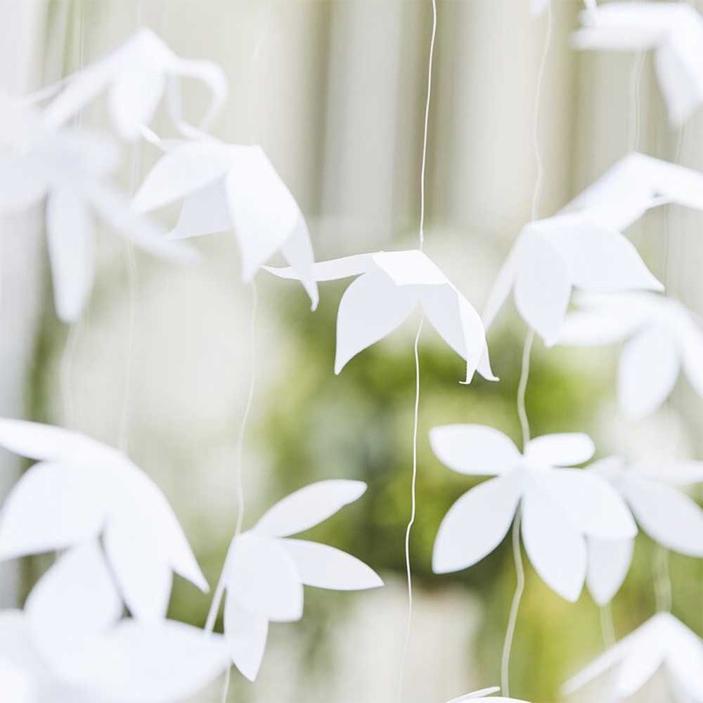 Botanical Wedding Hvite Origami Blomster Backdrop